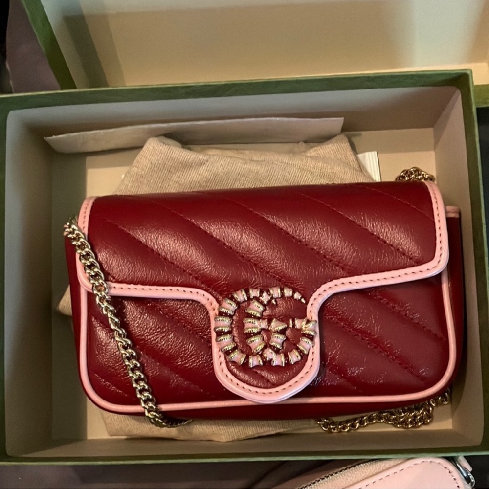 Gucci Authentic ❤️Gorgeous❤️ NWOT Clutch/Crossbody Purse. P516